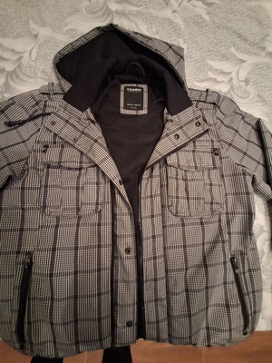 Pull & Bear men's jacket with hood, size XL, like new, checkered