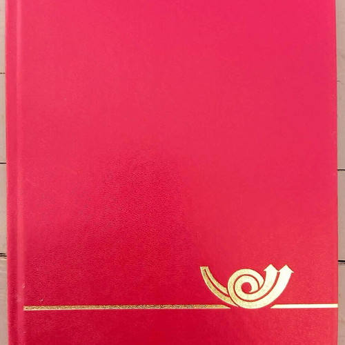 Vintage stamp album used, dimensions 22 x 17 cm