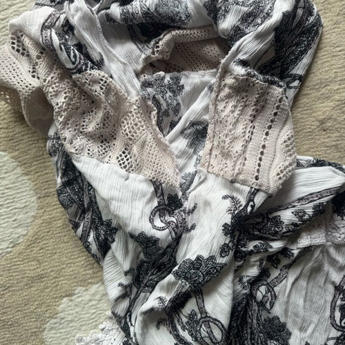 Summer dress size M used, black and white, with side tear