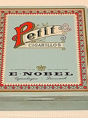 Κουτί από πουράκια Petit Cigarillos της Nobel μεταχειρισμένο, σιδερένιο