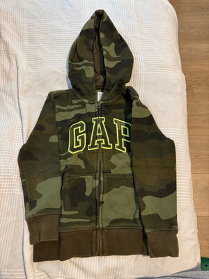 GAP jacket size S (6-7) like new