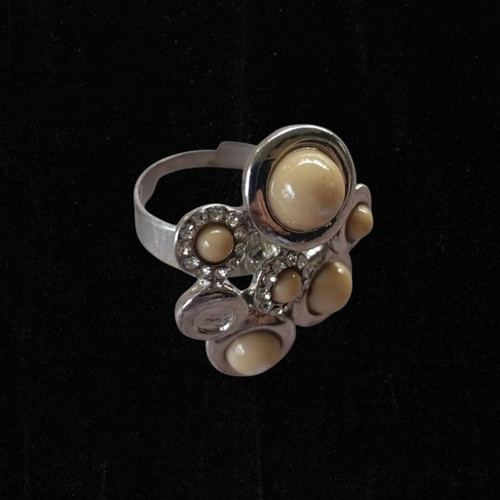 Geometric ring new, beige and silver