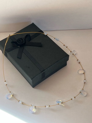 Handmade necklace like new with transparent teardrops and gold wire
