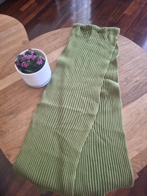 Soft scarf like new, green