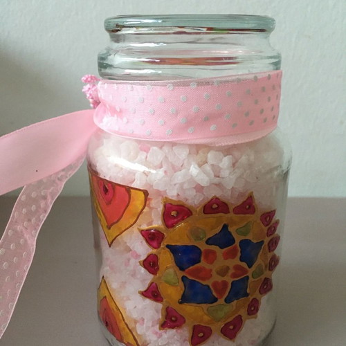 Aromatic bath salt in hand-painted jar new