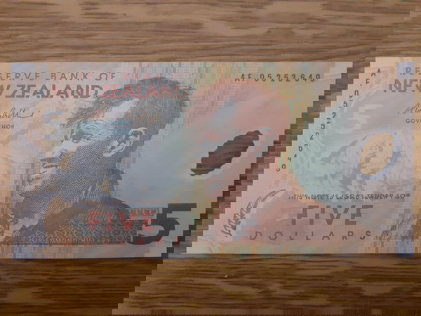 ΝΕΑ ΖΗΛΑΝΔΙΑ 5 ΔΟΛΛΑΡΙΑ - POLYMER ( 2009 ) - BANK OF NEW ZEALAND 5 DOLLARS - POLYMER ( 2009 ) XF/VF