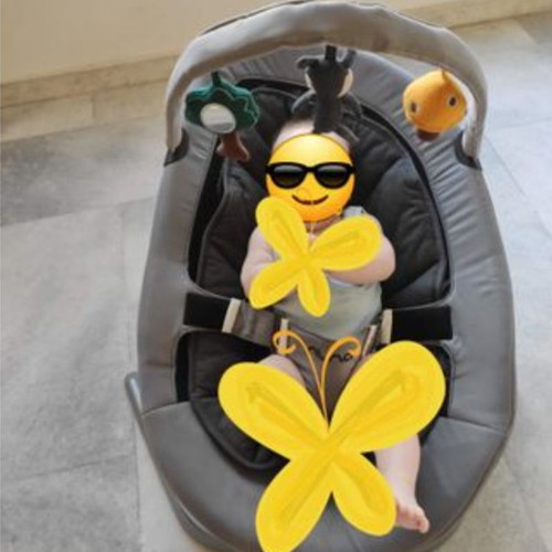 Relax Leaf Grow bouncer like new, granite with toybar