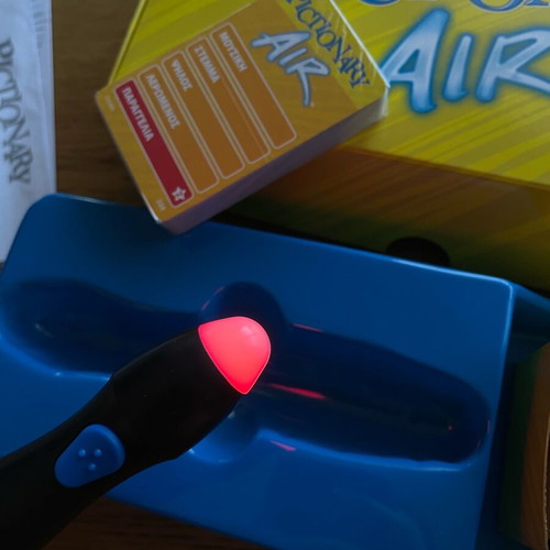 Pictionary Air game like new