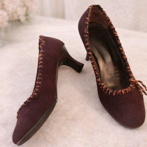 Brown suede pumps like new with orange details, size 37