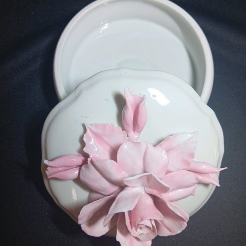 Nuova Capodimonte porcelain jewelry box with pink rose