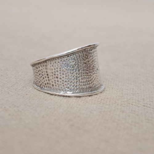 Silver Wide Ring with Hammered Texture like new