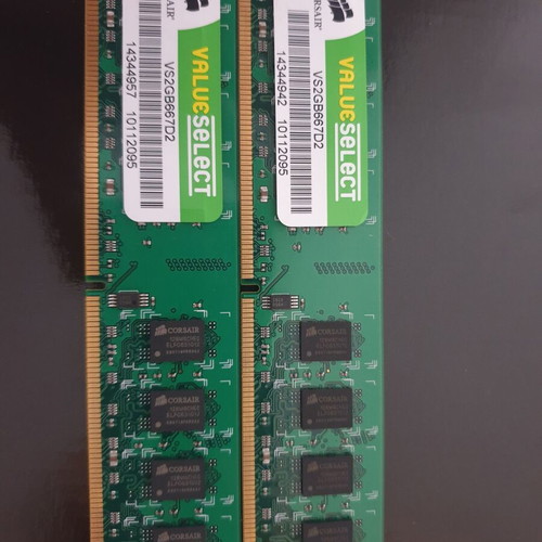 Corsair VS2GB667D2 Value Select DDR2 PC2-5300 2x2GB 667MHz RAM like new