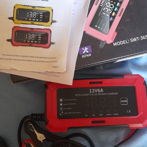 Car Battery Charger 12V new