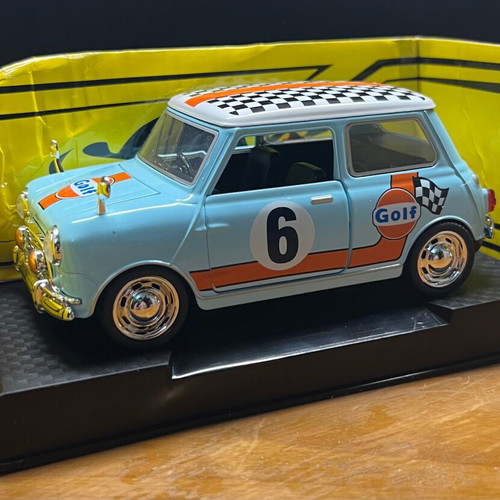 Mini Cooper 1:32 scale model like new