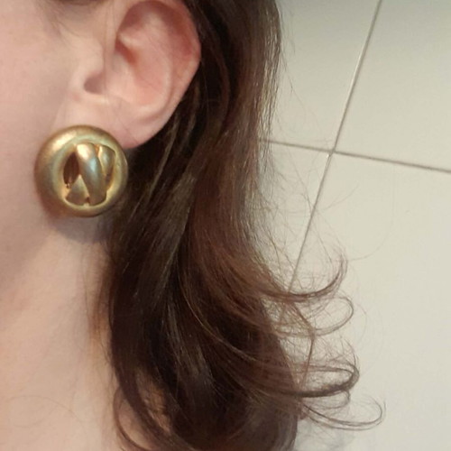 Vintage Clip-on Earrings in Matte Gold Tone like new