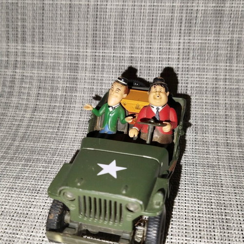 Gate Laurel & Hardy Willys Jeep US Army 1/32 diecast used