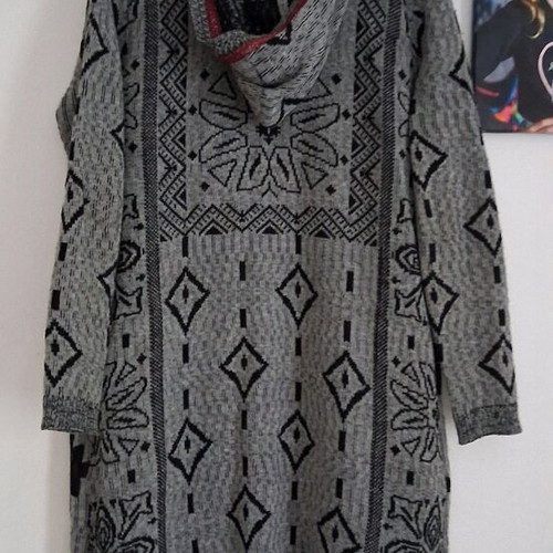 Cardigan with geometric patterns, long, like new, black and gray
