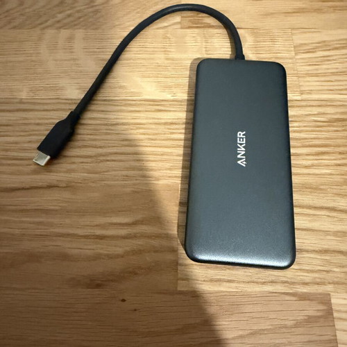 Anker USB C Hub Adapter like new