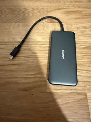 Anker USB C Hub Adapter like new