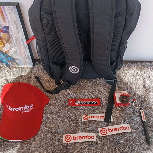 Brembo set new with bag, cap, keychains and pen