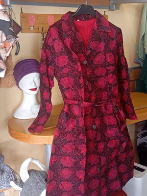 Vintage flannel cotton dress new, black and red