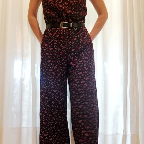 Regalinas jumpsuit like new, sizes M/L, black and red