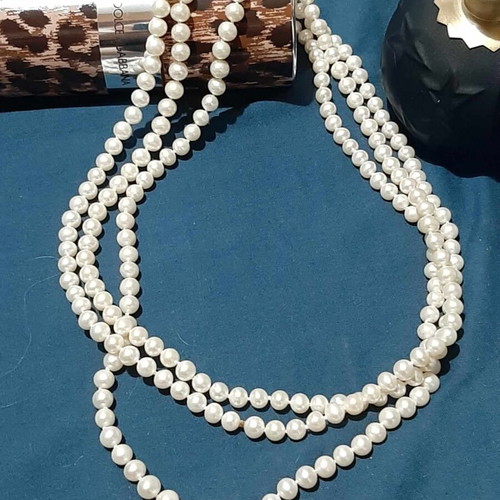 Necklace with real white pearls new, from personal collection, very long