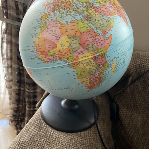 Globe table lamp like new, 30cm diameter
