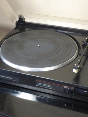 JVC L-AX11 turntable with Audio-Technica AT-3600 cartridge