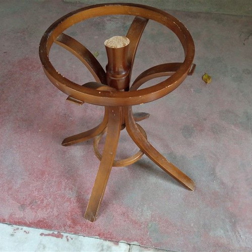 Skeleton coffee table rotunda used