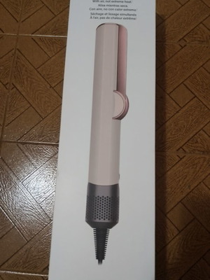 Airstrait HT01 hair straightener new
