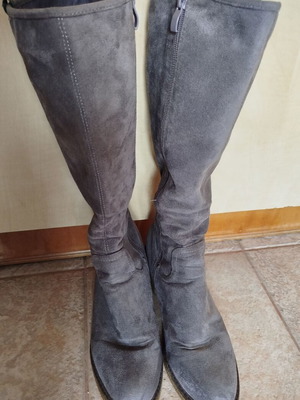 Alta Moda gray suede boots size 41 like new