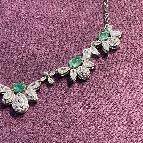 Silver necklace with natural emeralds and certificate of authenticity