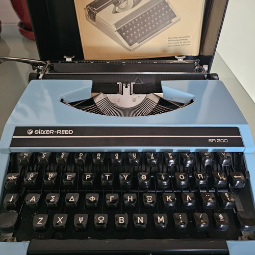 Silver-Reed SR 200 vintage typewriters, like new, set of 2