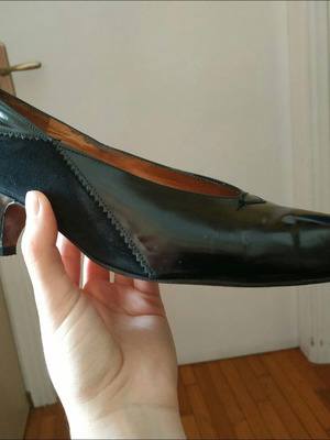 Vintage black pumps used size 39 with 5 cm heel, suede and patent leather