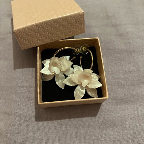 Hoop earrings with roses new, pink and gold