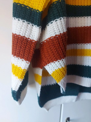 Knitted multicolor blouse new, size XS