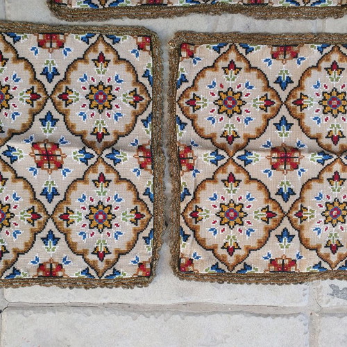 Embroidery set with 4 used handmade squares