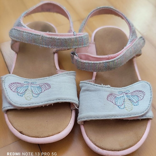 Toms sandals size 27 used, white
