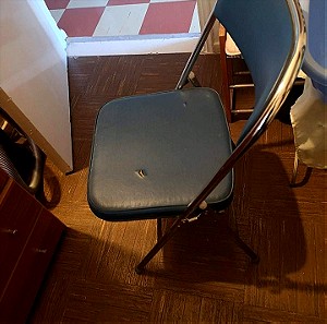 Πτυσσόμενη μεταλλική καρέκλα