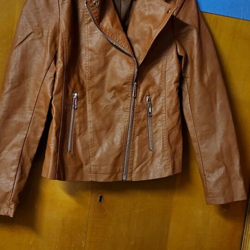 Women's leatherette jacket cinnamon color like new, thin seasonal