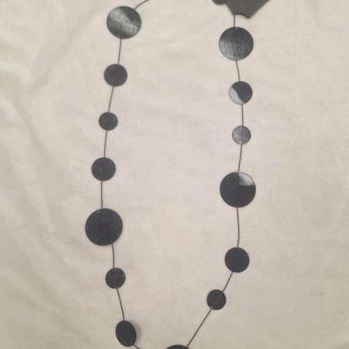 Necklace elegant and modern, new, black