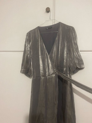 Φόρεμα βραδινό αφορετο Zara ασημί σαν καινούργιο