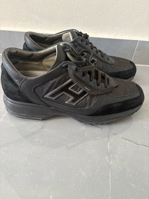 Hogan sneakers μαύρα μεταχειρισμένα, νούμερο 38,5-39, φαρδιά γραμμή