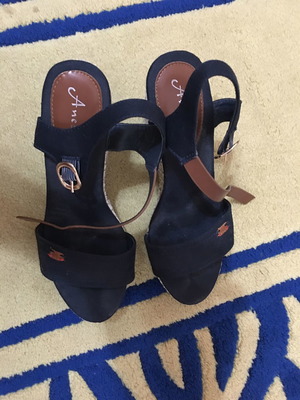 Women's sandals size 38 worn only once