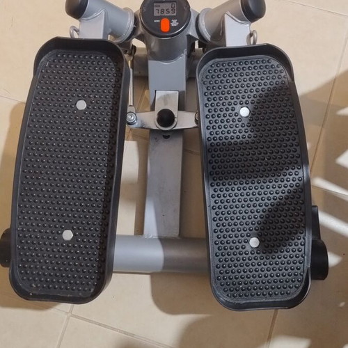 B Square Stepper with Screen used