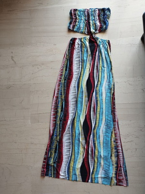Maxi dress with slit, like new, colorful, sizes S/M