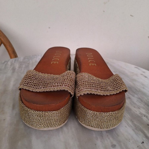Dolce flat platform leather sandals like new, size 41