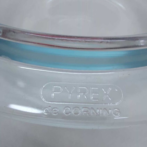 Pyrex glass dish with Corning France lid used 9.5x22x17.5cm