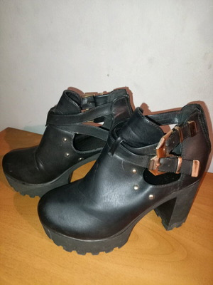 Women's ankle boots like new, size 40, black